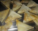 A picture of step 3 of Sabit masoor ki dal kay Samosa.