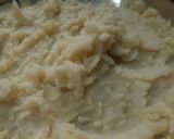 A picture of step 1 of Ragda Patties.