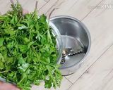 A picture of step 1 of Fresh Coriander & Garlic Chutney with Fry Sesame Seeds.