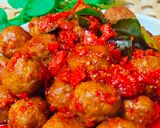 Foto langkah ke 6 dari resep Balado Bola-Bola Daging.