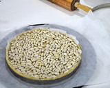 Foto del paso 13 de la receta: Tarta de mousse de chocolate blanco con frutas exóticas y sablé bretón
