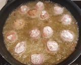 Foto del paso 12 de la receta: Albóndigas con sepia y guisantes