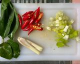 Foto langkah ke 1 dari resep Gulai Ikan kakap bumbu kuning.