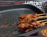Foto langkah ke 4 dari resep Sate ayam manis teflon.