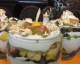 A picture of step 2 of Oreo fruit 'n' cream.