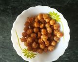 A picture of step 5 of Chickpeas peanuts spinach fritters with crispy chickpeas.