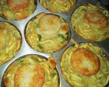 Foto langkah ke 4 dari resep *martabak mini mie kentang*.
