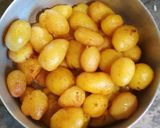 জিরা রাইস উইথ কাশ্মীরি দম আলু রেসিপির ধাপ 2 ছবি