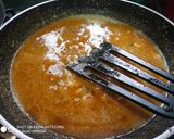 A picture of step 2 of Suji besan halwa.