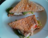 A picture of step 6 of Egg and vegetable sandwich.