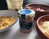 Foto del paso 1 de la receta: Macarrones con atún y costra de quesos y huevo