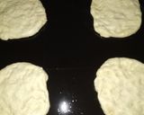 A picture of step 4 of Mini pizzas.