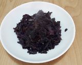 Pas rețetă Tagliatelle din omletă cu varză roșie și morcov 9 fotografie