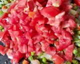 मुंबईचा फेमस चटपटीत तवा पुलाव (tawa pulav recipe in marathi) रेसिपी स्टेप 2 फोटो 