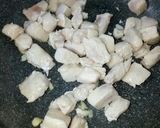 Hình bước làm 3 của món Gà Nấu Pate Xúc Xích