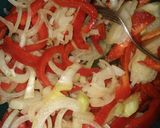 Foto del paso 2 de la receta: Bifecitos de cerdo a la riojana a la plancheta