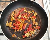 Foto del passaggio 4 della ricetta Penne con pomodorini secchi