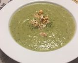 Foto del paso 7 de la receta: Crema de calabacín y apio con daditos de pechuga pollo