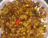 A picture of step 3 of Onion mushroom stir fry.