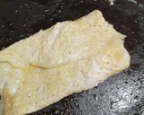 A picture of step 2 of Egg Cheese Pocket.