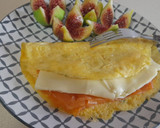 Foto del paso 3 de la receta: Tortilla francesa rellena con salmón