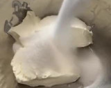 Foto del paso 3 de la receta: Tarta de queso quemada, con crumble de galletas, miel y chía