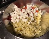 Une image de l'étape 6 de Salade de riz épicé aux tomates, laitue rouge et feta sauce melfor.
