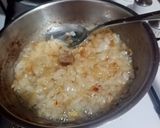 Pas rețetă Sos de cașcaval și ceapă caramelizată 1 fotografie