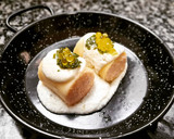 Foto del paso 8 de la receta: Minicanelón de merluza con salsa de roquefort y aceite de albahaca