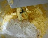 Foto langkah ke 4 dari resep Jeruk Nipis Cookies Pelangi.