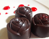 Foto del paso 13 de la receta: Bombones de chocolate rellenos de reducción de ponche
