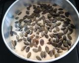 รูปขั้นตอนการทำที่ 7 ของ ขนมสังขยาหน้าฟักทอง (Sung-khaya cake toast pumpkin seeds)