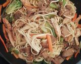 Foto del paso 3 de la receta: Fideos salteado a mi estilo