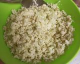 Foto langkah ke 2 dari resep Cauliflower Fried Rice.