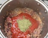 Foto del paso 2 de la receta: Tornillos con carne molida y tomate (saca de apuro)