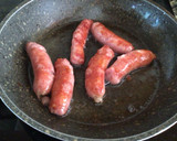 Foto del paso 1 de la receta: Salchichas con papas y guisantes
