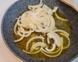 Foto del paso 2 de la receta: Tiras de ternera salteadas con pimientos italianos y cebolla