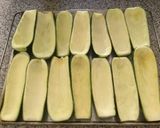 Foto del paso 1 de la receta: Zapallitos rellenos vegetarianos