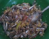 Foto langkah ke 1 dari resep Pepes Teri/Mairo Bumbu Kuning.