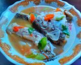 Foto langkah ke 6 dari resep Sup Mujair Asam Pedas.