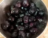A picture of step 1 of Jamun (java plums) Crush.