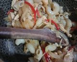 Foto del paso 2 de la receta: Salteado de coditos