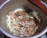 Foto langkah ke 2 dari resep Mie Udon Ayam Jamur Kuah Creamy.