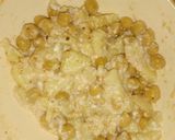 A picture of step 4 of Potato basket chaat.