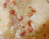 A picture of step 2 of Pineapple-fried rice with chicken and cashew nuts.
