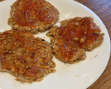 Foto del paso 5 de la receta: Tortitas de compota de manzana y avena con carne de membrillo
