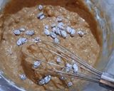 Foto langkah ke 3 dari resep Banana Raisin Cake.