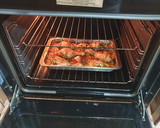 Foto del paso 3 de la receta: Muslo Pollo al hornos