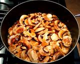 A picture of step 5 of Mike's Beef Onion Mushroom Soup.