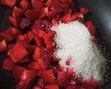 A picture of step 1 of Strawberry Compote.